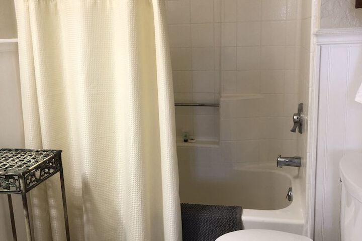 Room 22 of 35
