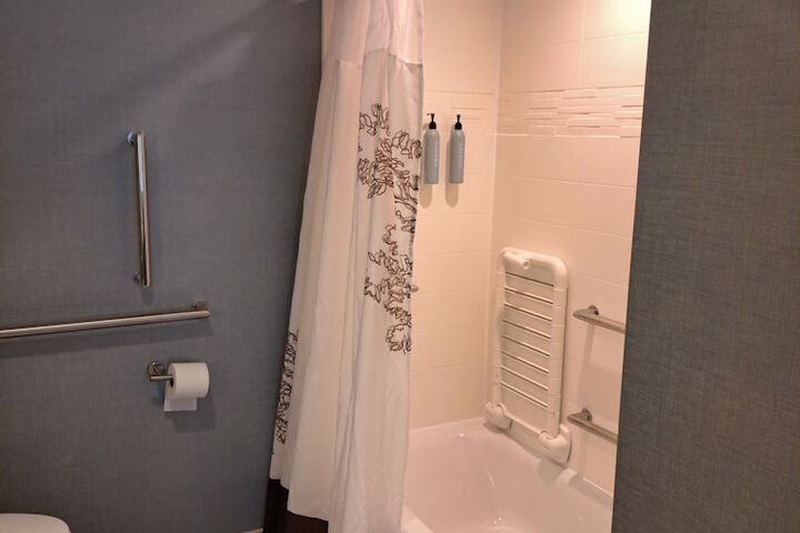 Room 30 of 46