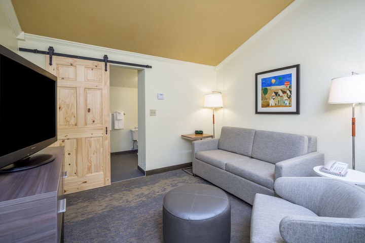 Room 13 of 24