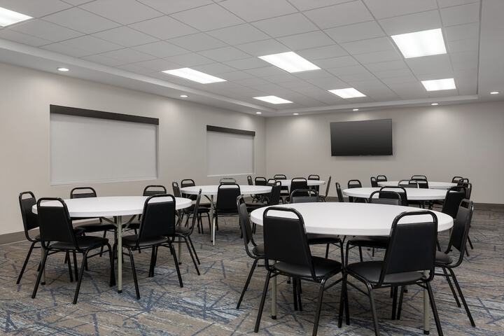 Holiday Inn Express & Suites Stevensville Benton Harbor by IHG