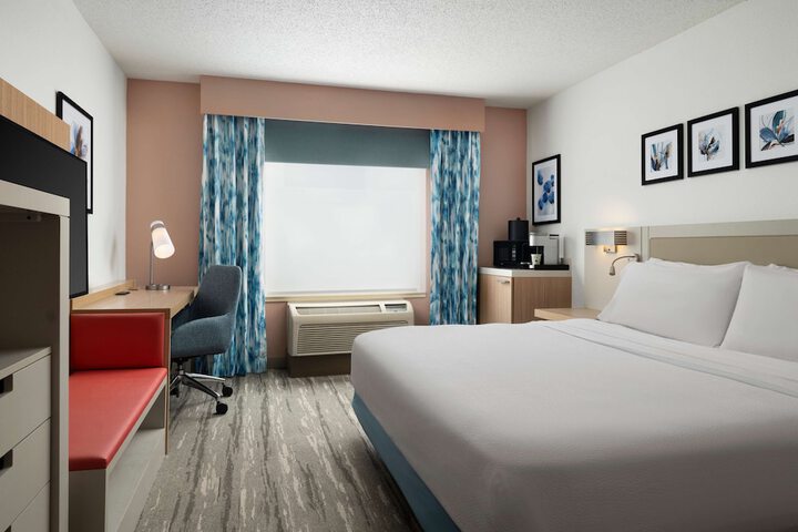 Room 10 of 39