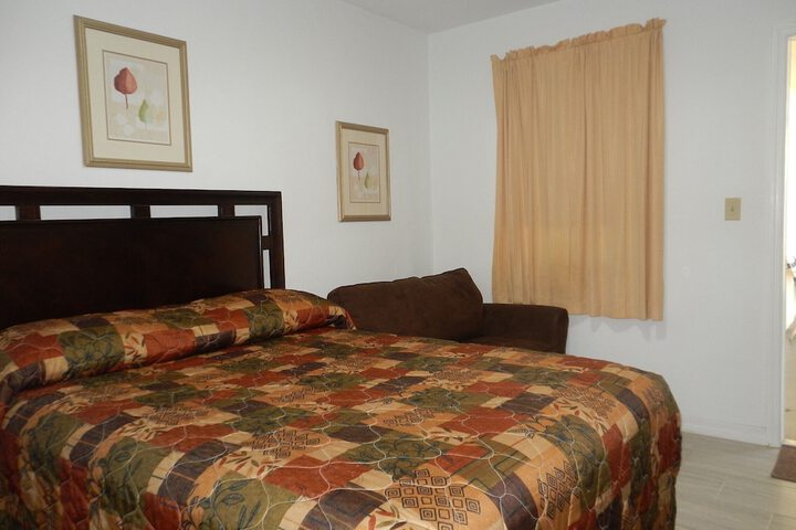 Room 28 of 105