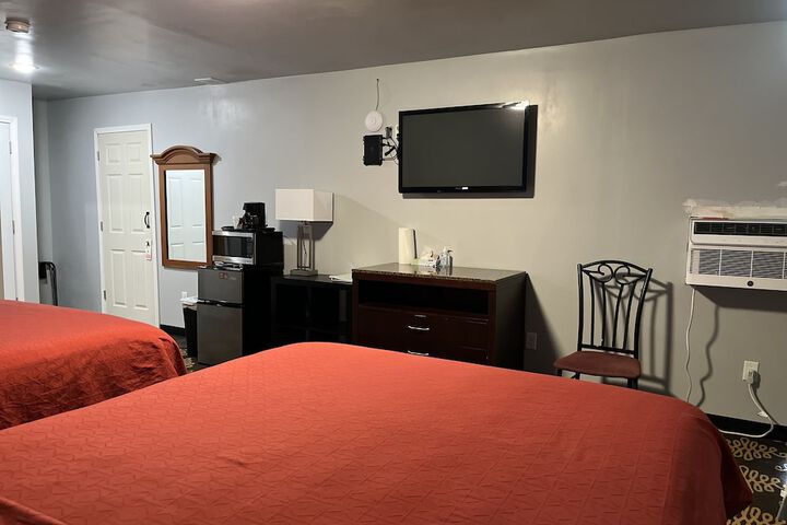 Room 13 of 21