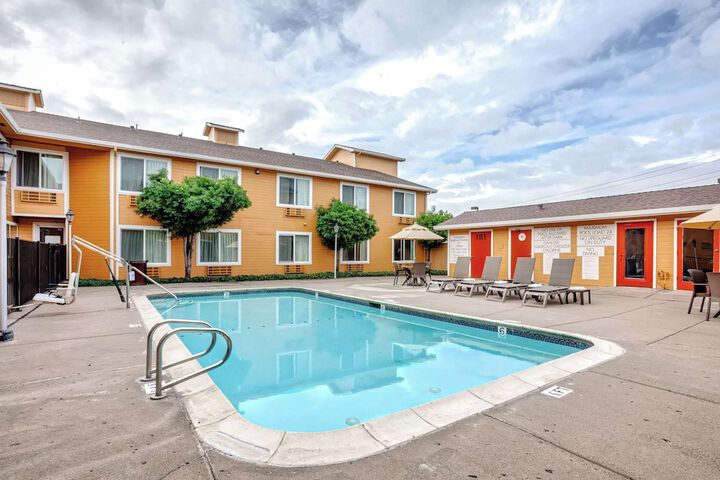 Pool 8 of 42