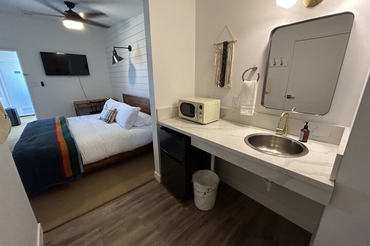 Room 6 of 26
