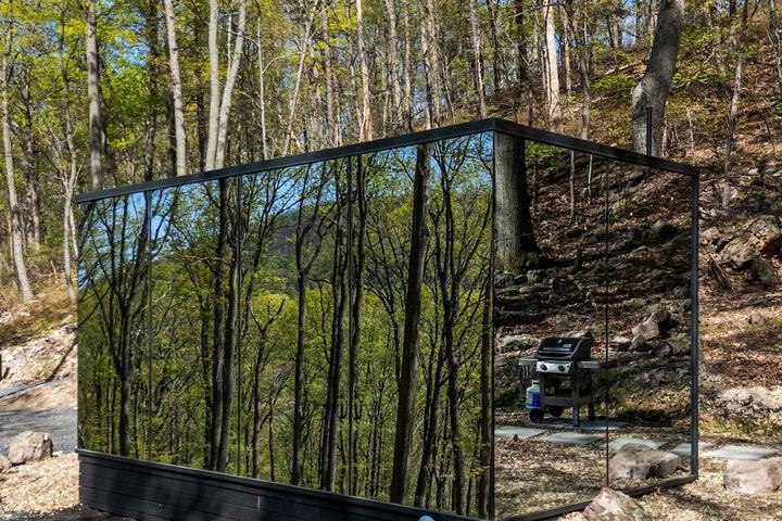 Mirror Villas - Modern Retreat with private hot tubs and mountain view