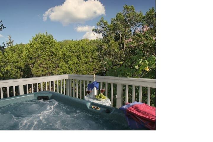 Equinox Inn at Canyon Lake
