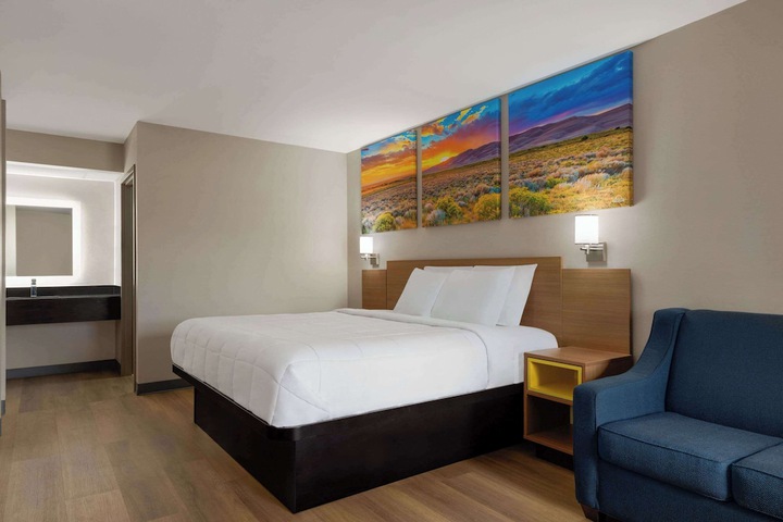 Room 18 of 30