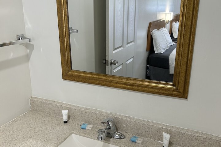 Room 6 of 7