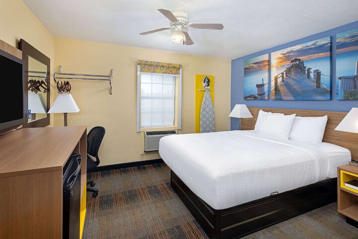 Room 46 of 62