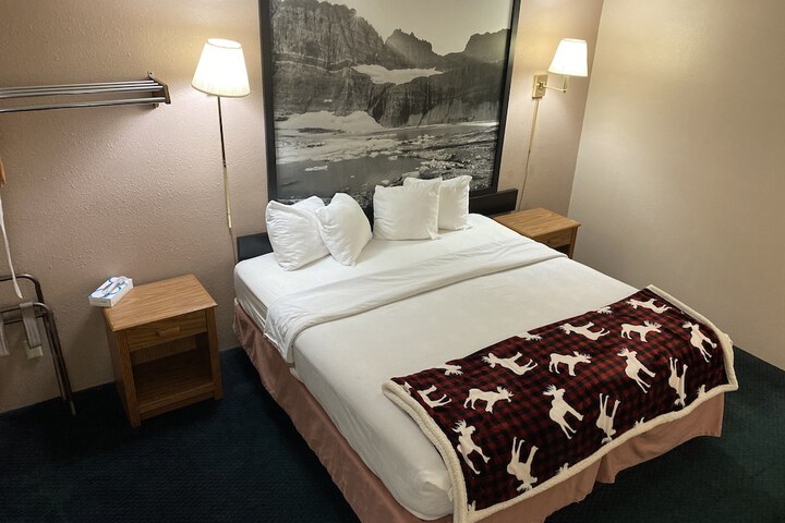 Room 9 of 17