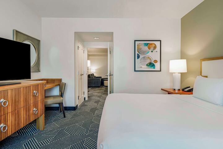 Room 30 of 73