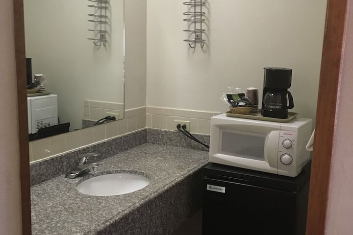 Room 16 of 27