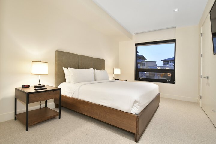 Room 119 of 187