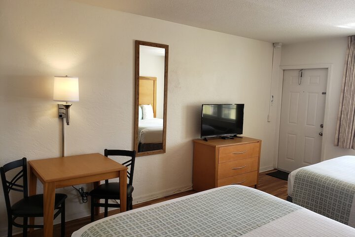 Room 18 of 33