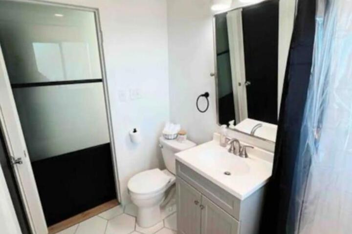 Entire Home near SLC. Family Friendly & King Suite