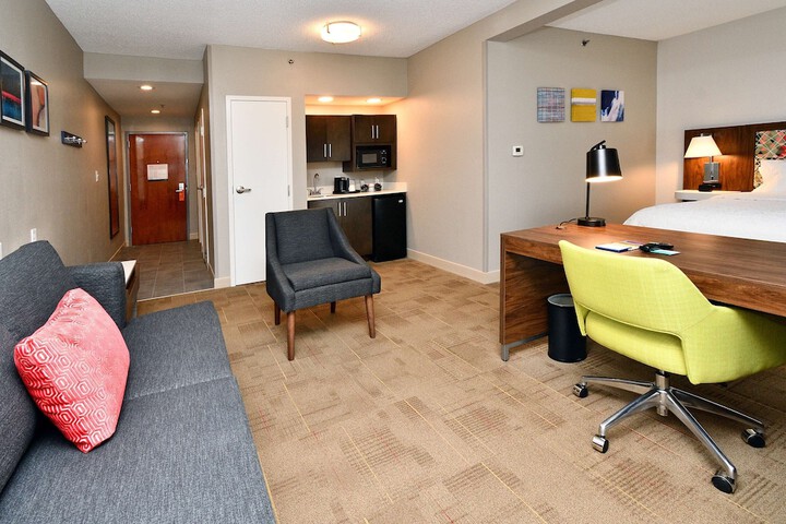 Room 32 of 64