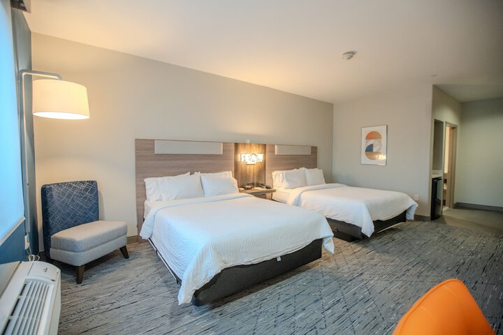 Room 33 of 87
