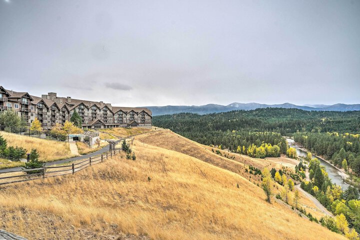 Mountain Views & Pool Access: Cle Elum Condo!