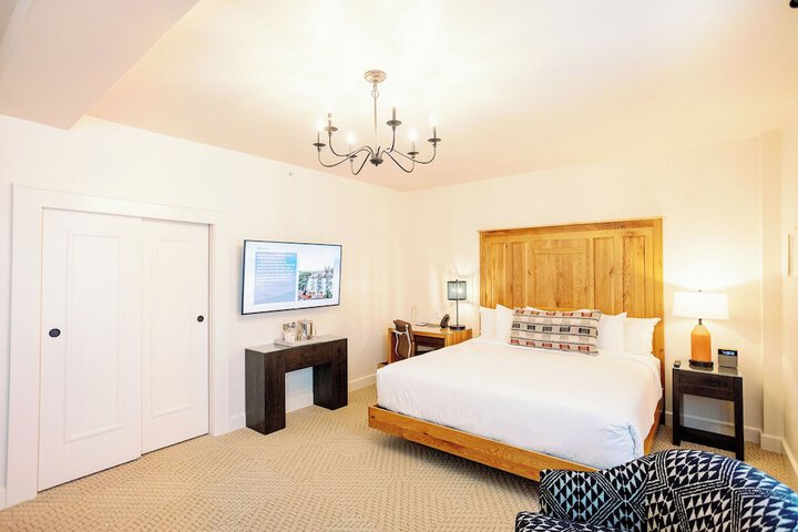 Room 30 of 72