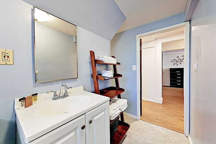 Shoreline Apartment on the Bus Line by RedAwning