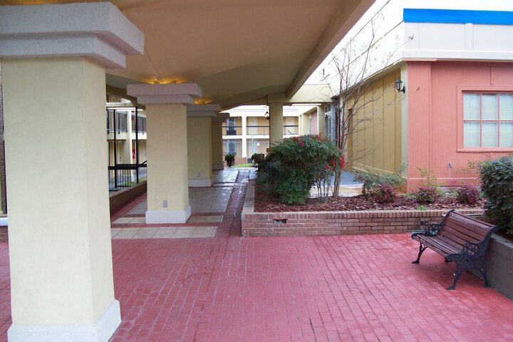 Quality Inn & Suites Conference Center Statesboro Historic District