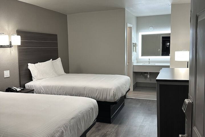 Room 14 of 22