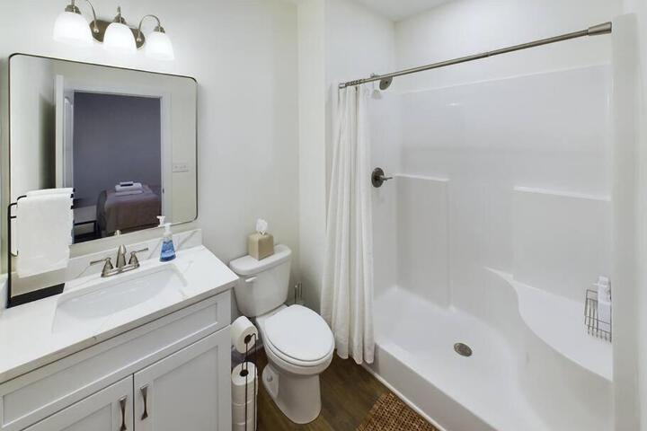 PIckens Place Unit B