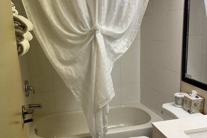 Room 12 of 60