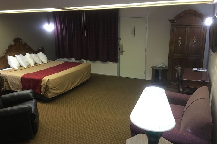 Room 9 of 39