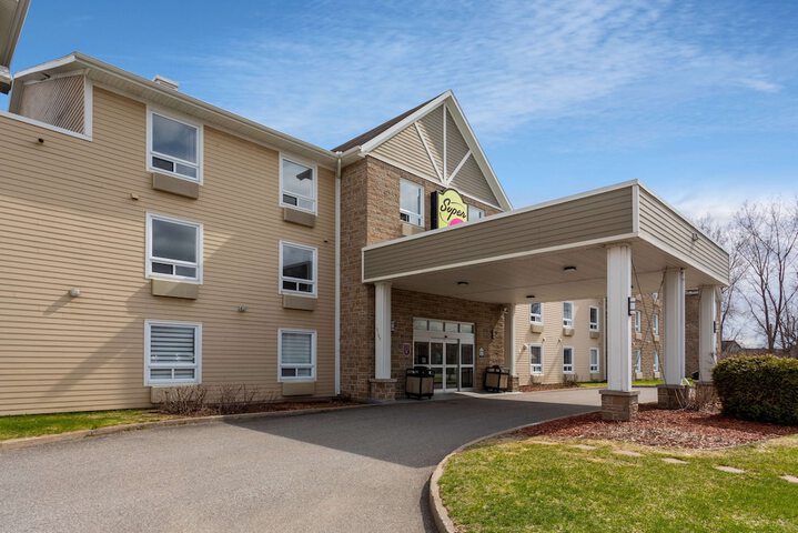 Hotel 4 of 56