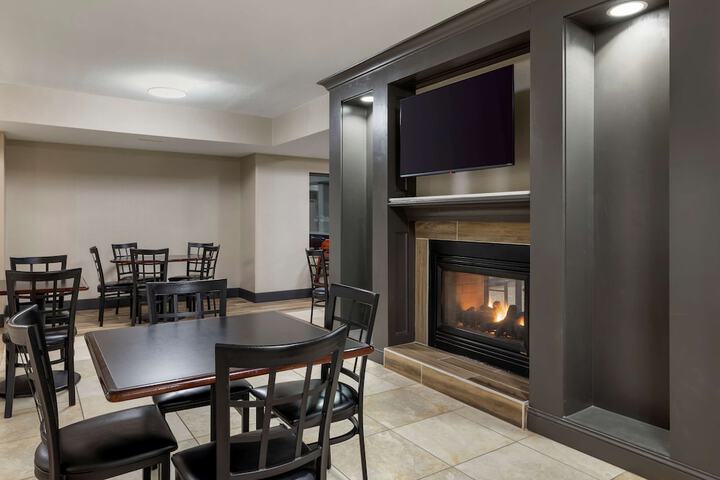 Best Western Watertown Inn and Suites