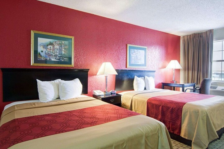 Room 12 of 28