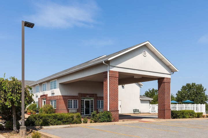 Days Inn by Wyndham Mountain Home