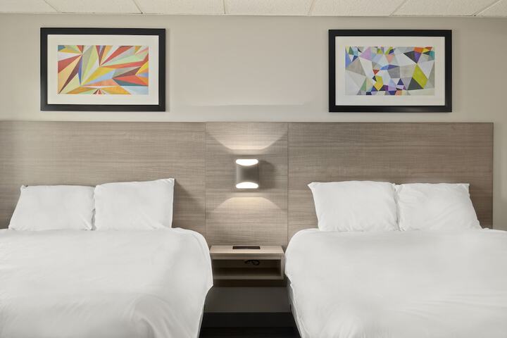 Room 10 of 22