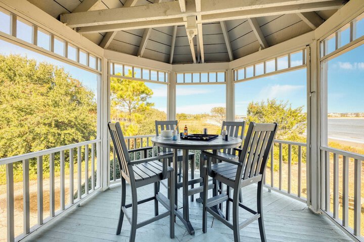 Haven by Avantstay Luxury Beachfront Home w / Pool & Gorgeous Patios