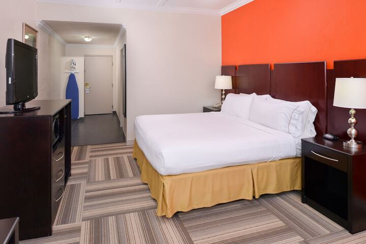 Room 20 of 37