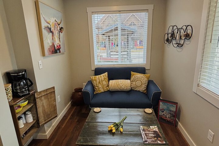 The Iris Garden Downtown Cottages and Suites