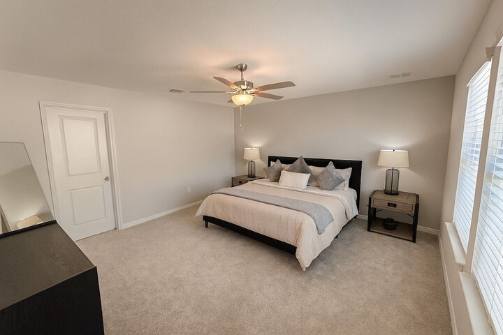 Modern 4BR New Home w Luxury Touches