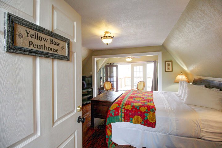 Room 43 of 86