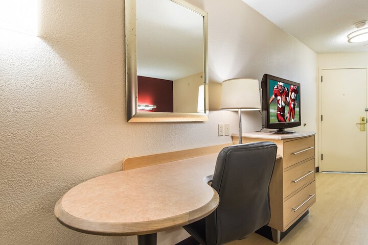 Room 16 of 35