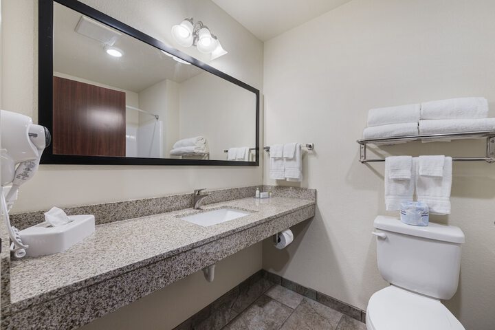 Cobblestone Hotel & Suites - Urbana