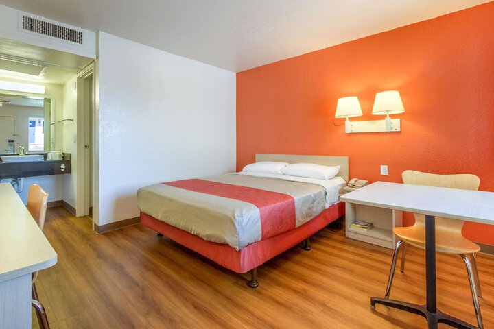 Room 29 of 32