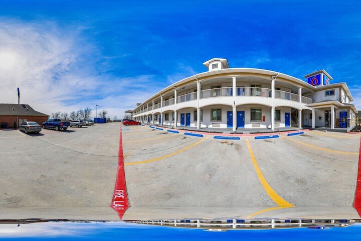 Motel 6 Rhome TX