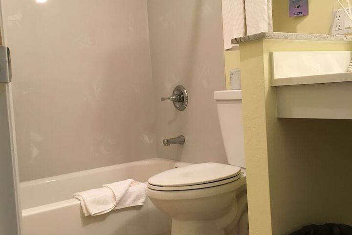Travelodge by Wyndham Fairfield / Napa Valley