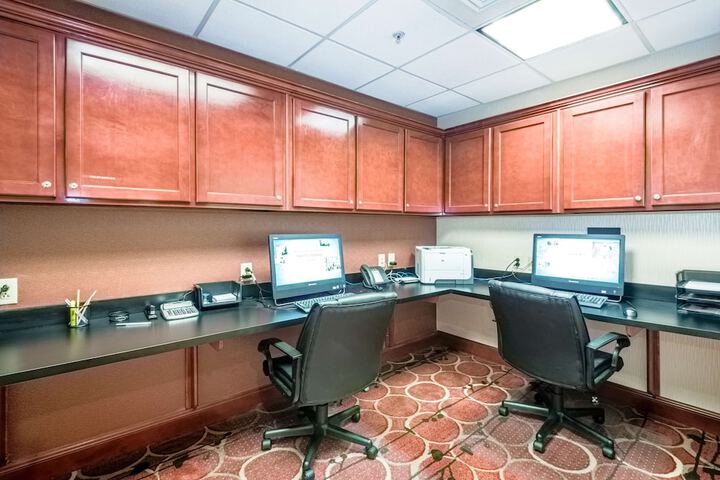 Business Center 28 of 28