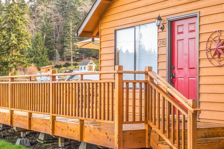 Cornet Bay Cottage in Oak Harbor