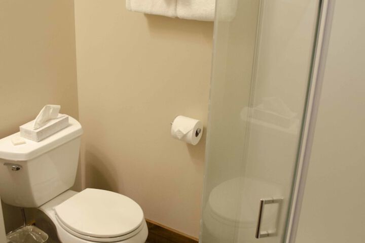 Room 151 of 191