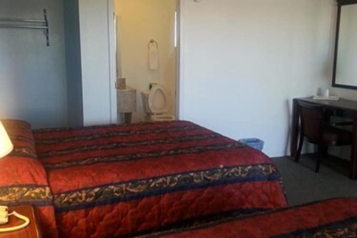 Room 13 of 24
