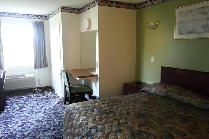 Pomona Lodge Motel